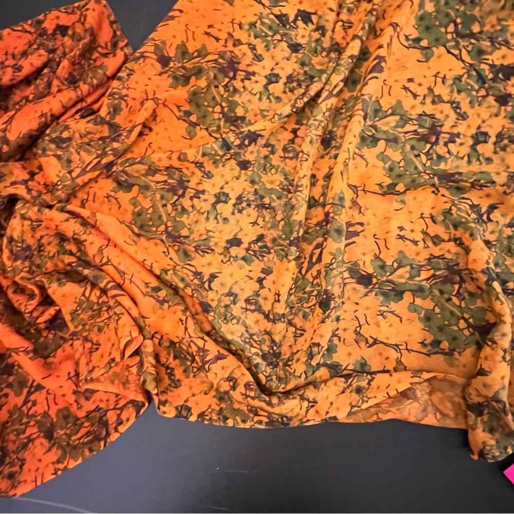 Floral wool scarf - Picture 3 of 11